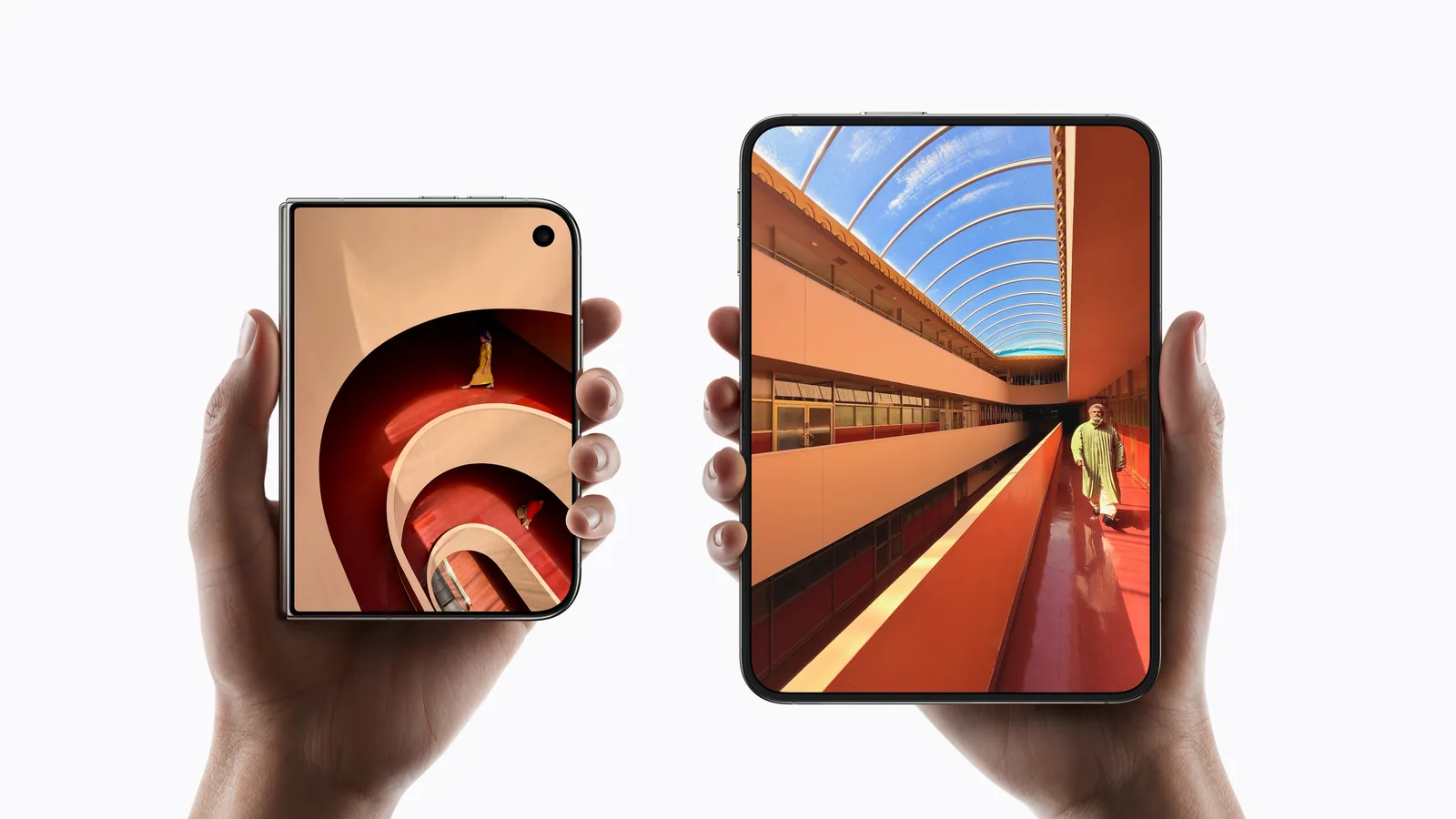 The iPhone Duo's outer and inner displays