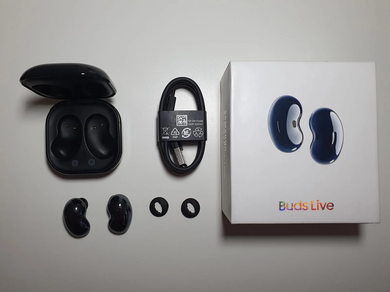 Galaxy Buds Live accessories