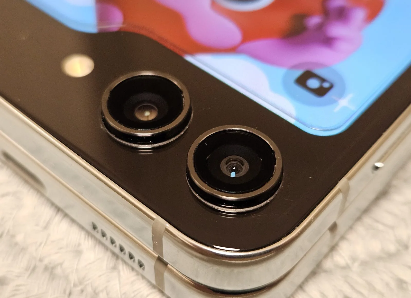 Galaxy Flip5 kameros
