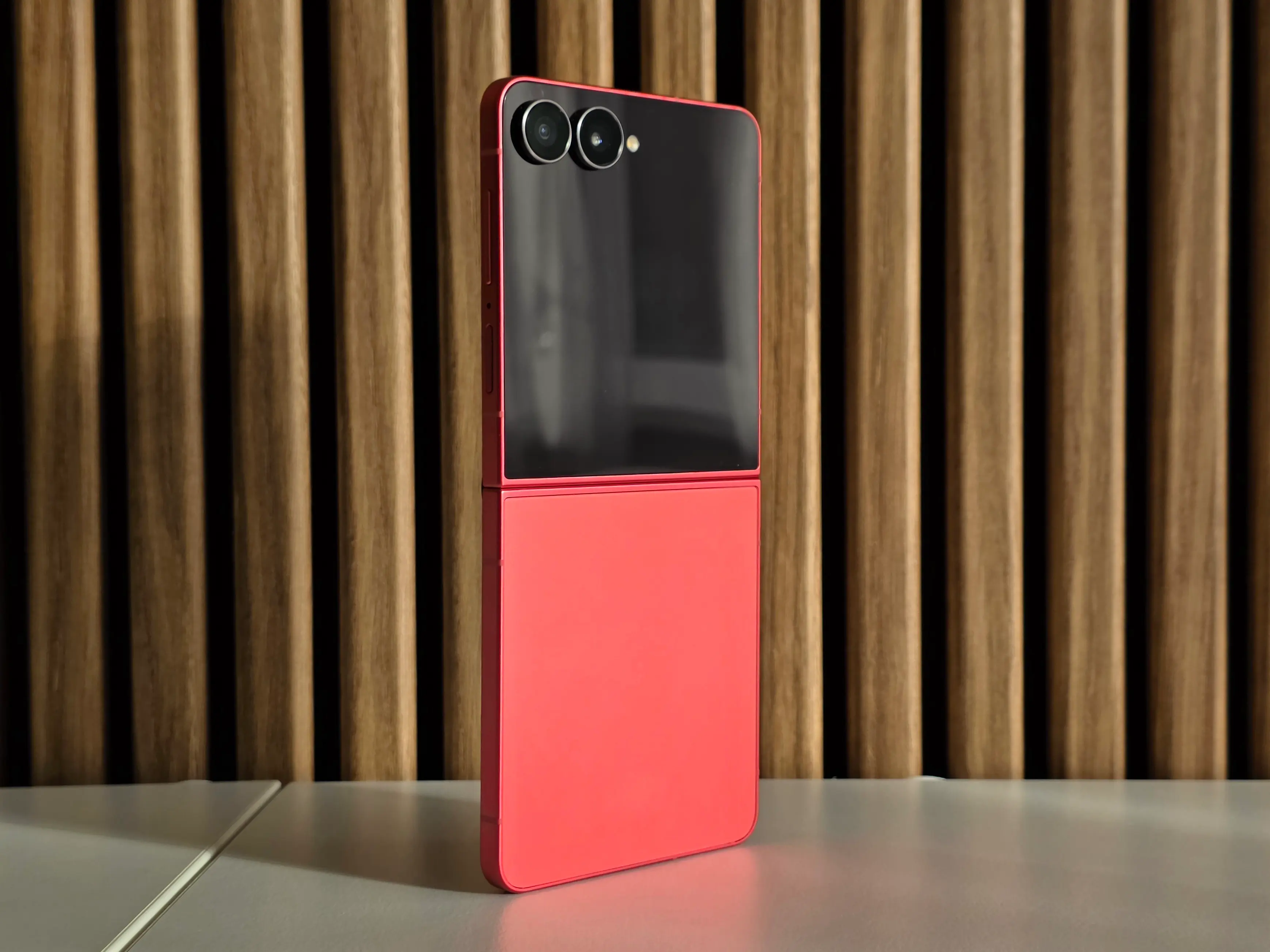 Galaxy Flip7 Koralų raudonos spalvos