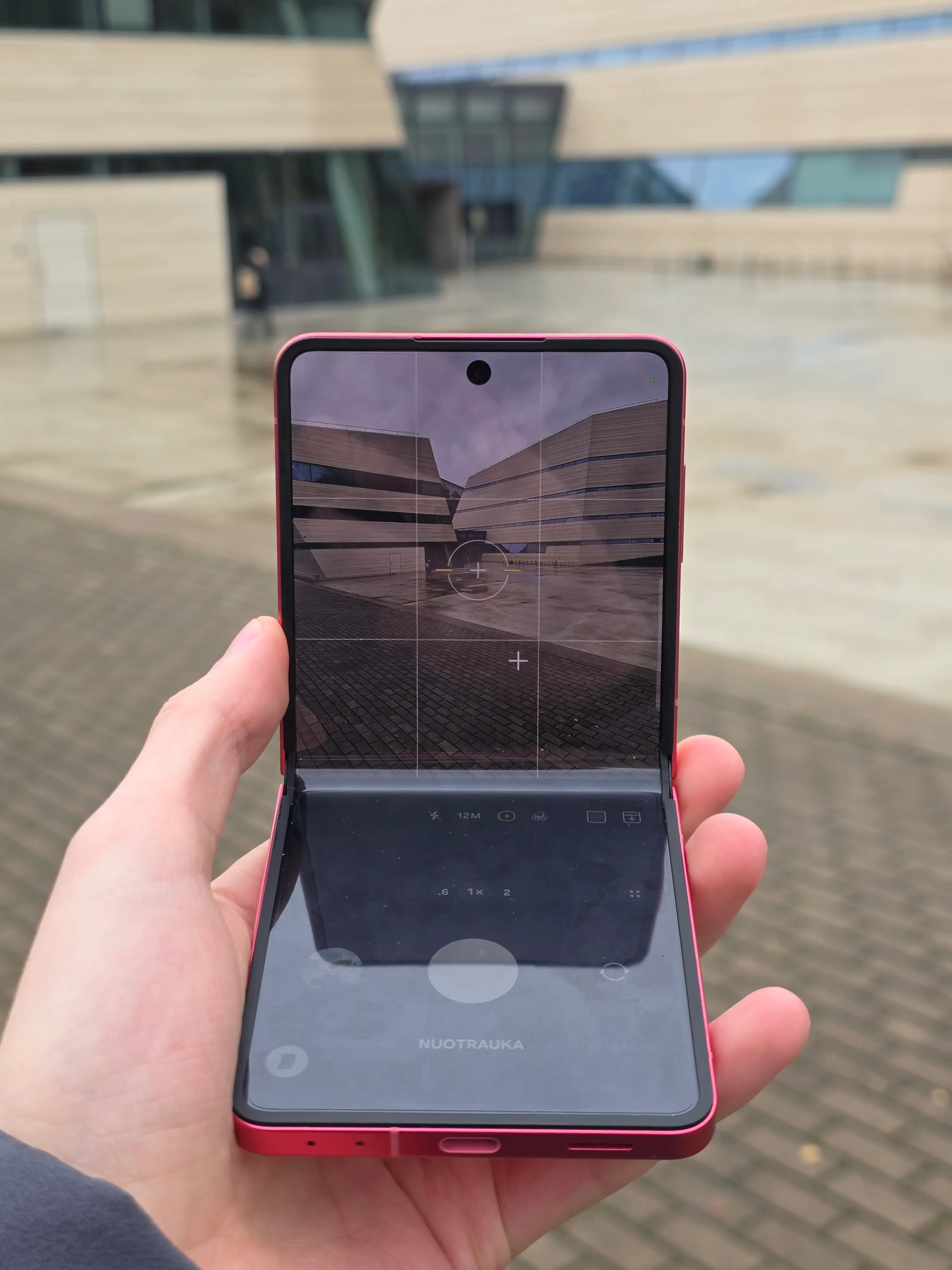 Galaxy Flip7 „Flex“ režimas