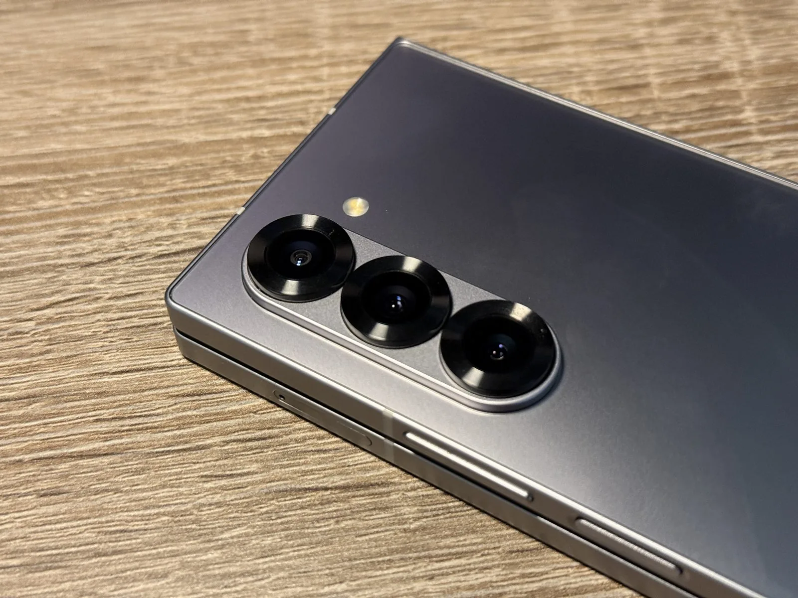 Galaxy Fold6 kameros