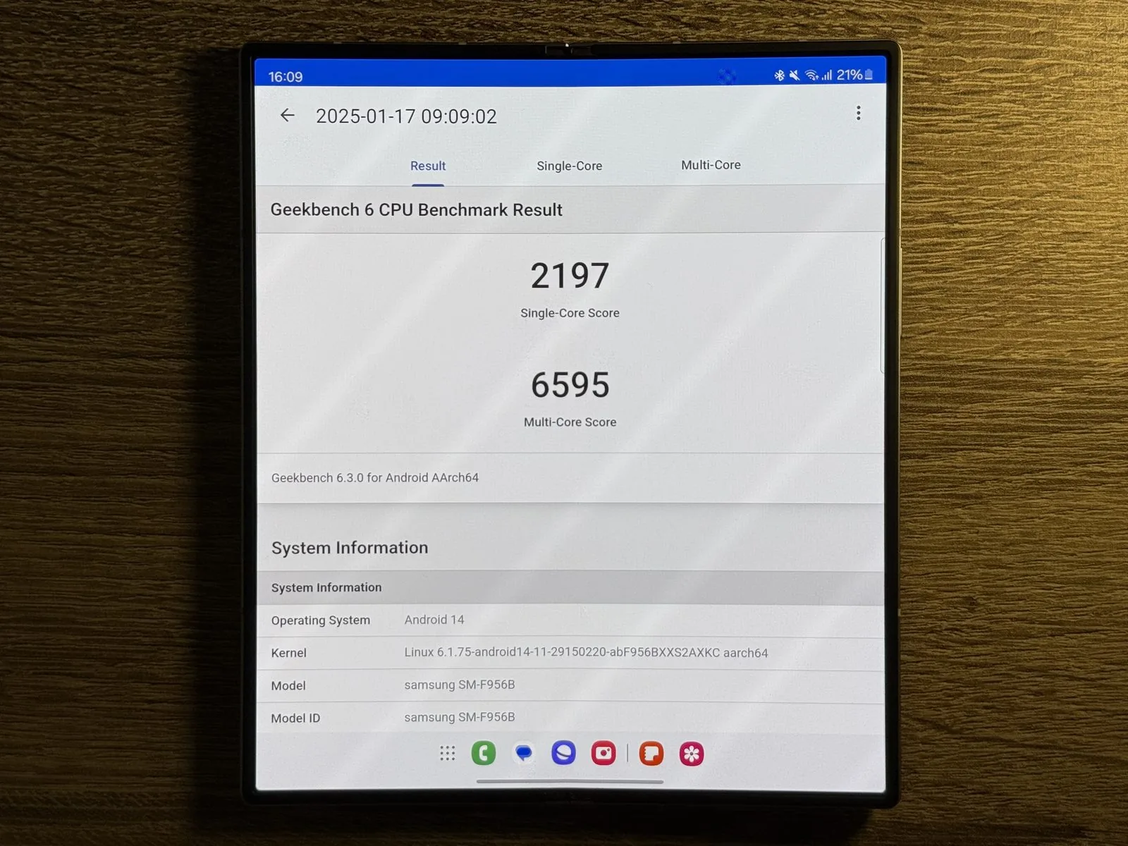Galaxy Fold6 našumo testas