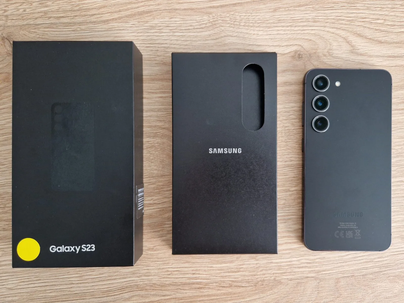 Galaxy S23 box